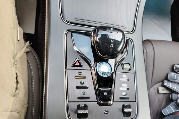 Used BYD Han 2024 EV Glory Edition 605KM Front-Wheel-Drive Premium Model
