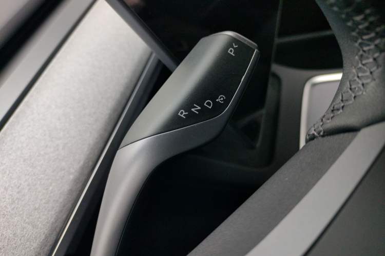 Used Tesla Model Y 2024 Rear-Wheel-Drive Version
