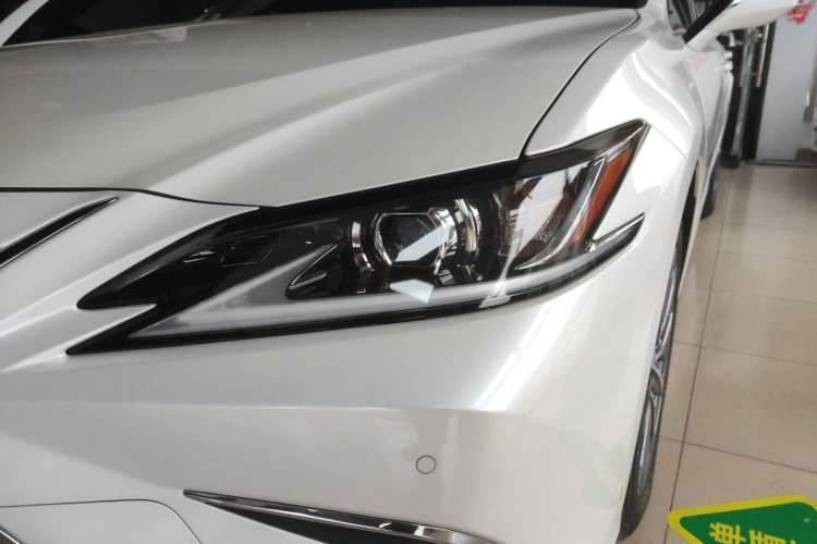 Used Lexus ES 2023 200 Excellence Edition