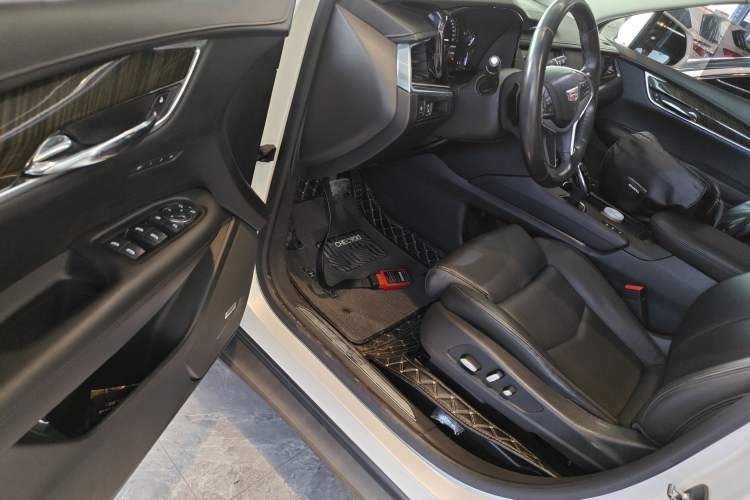 Used Cadillac XT5 2016 28T Four-Wheel Drive Luxury Model
