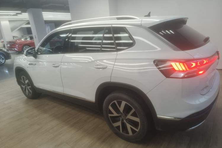 Used Volkswagen Tayron 2023 300TSI Two-Wheel-Drive Luxury Plus Advanced Edition
