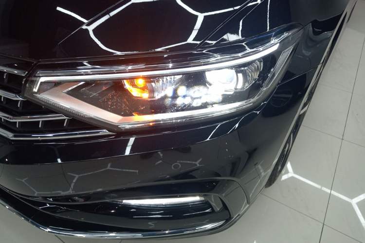 Used Volkswagen Magotan 2023 2 Million Units Limited Edition 330TSI DSG Leading Version
