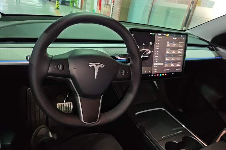 Used Tesla Model Y 2024 Long-Range All-Wheel-Drive Version