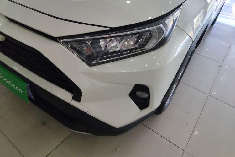 Used Toyota RAV4 2020 Dual-Engine 2.5L E-CVT Two-Wheel Drive Elite Edition
