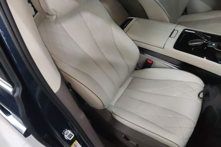 Used Denza D9 2022 DM-i 970 Four-Wheel Drive Flagship Model