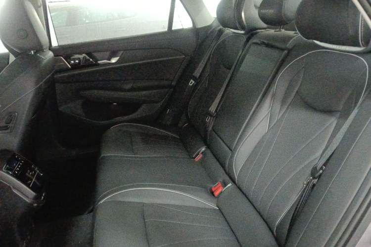 Used Volkswagen Passat 2025 Pro 380TSI Dragon Supreme Edition
