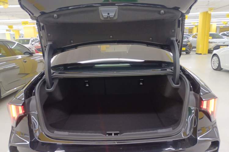 Used Lynk & Co 03 2023 2.0TD DCT JingPlus
