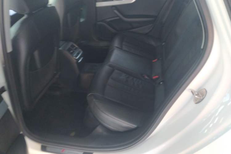 Used Audi A4L 2019 40 TFSI Fashion Edition China VI Emission Standard