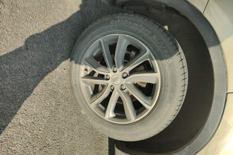 Used Geely Auto Emgrand X7 Sport 2020 1.8TD DCT Two-Wheel Drive Smart Connect 4G-Enabled Version
