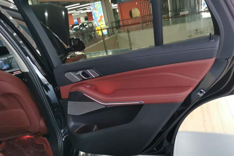 Used BMW X5 2023 xDrive 30Li Luxury M Sport Night Edition Package
