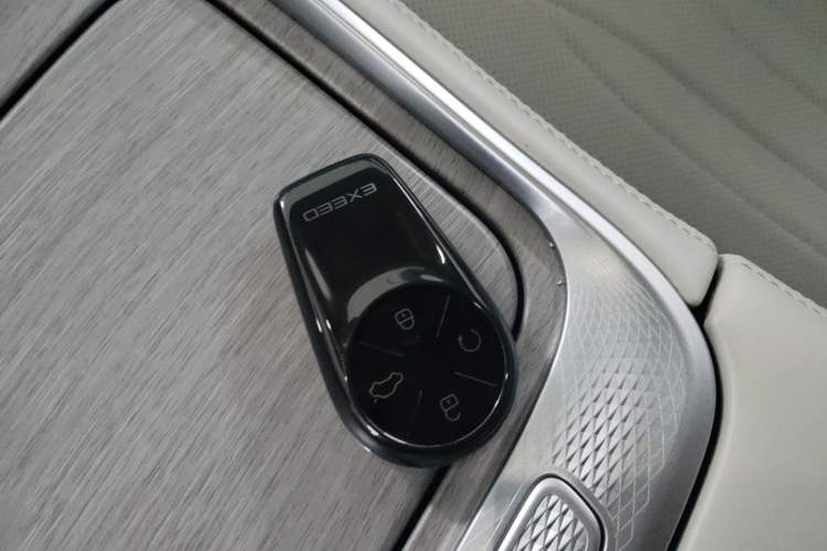 Used  Stellar C-DM 2025 200 with Ultra-Long Range Pro All-Wheel Drive
