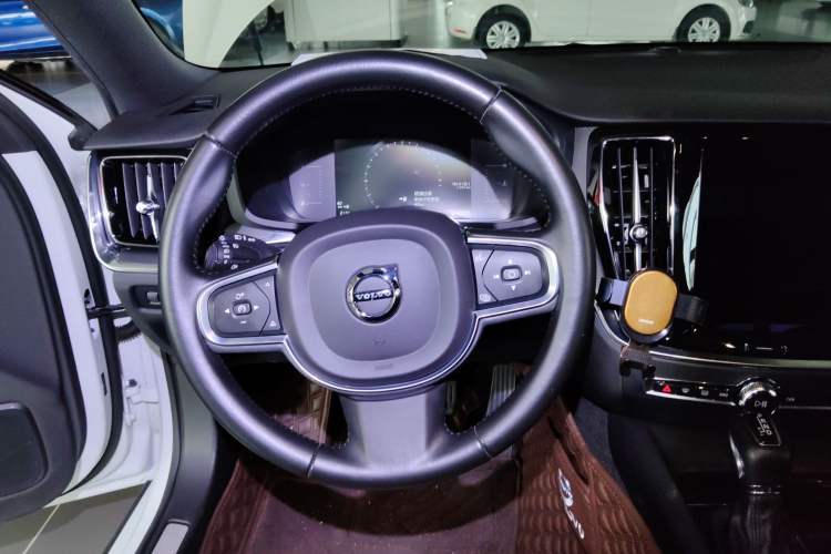 Used Volvo S60 2021 T4 Zhiyi Luxury Edition
