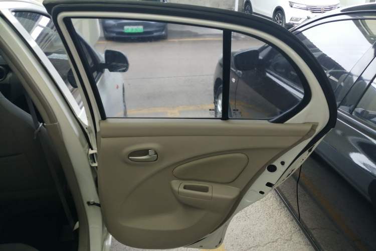 Used Venucia R30 2016 1.2L Manual Enjoyment Edition
