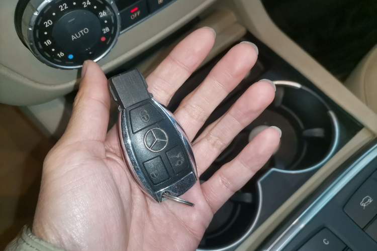 Used Mercedes-Benz M-Class 2015 ML 320 4MATIC
