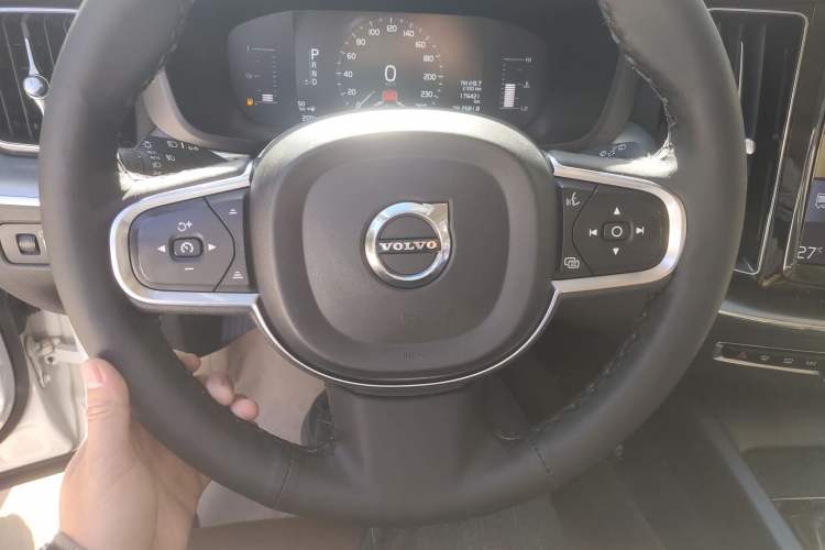 Used Volvo XC60 2019 T5 4x4 Smart Edition China VI Standard
