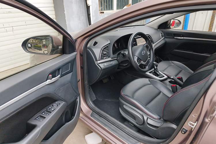 Used Hyundai Elantra 2016 1.6L Automatic ZhiXuan – Elite Version