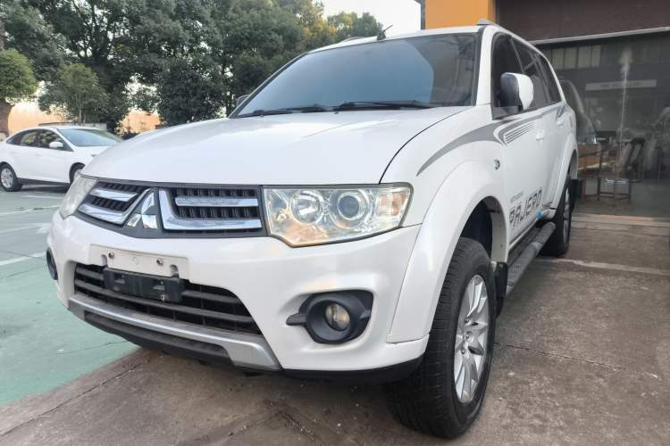 Used Mitsubishi Pajero Sport 2013 2.4L Manual Two-Wheel Drive Comfort Edition