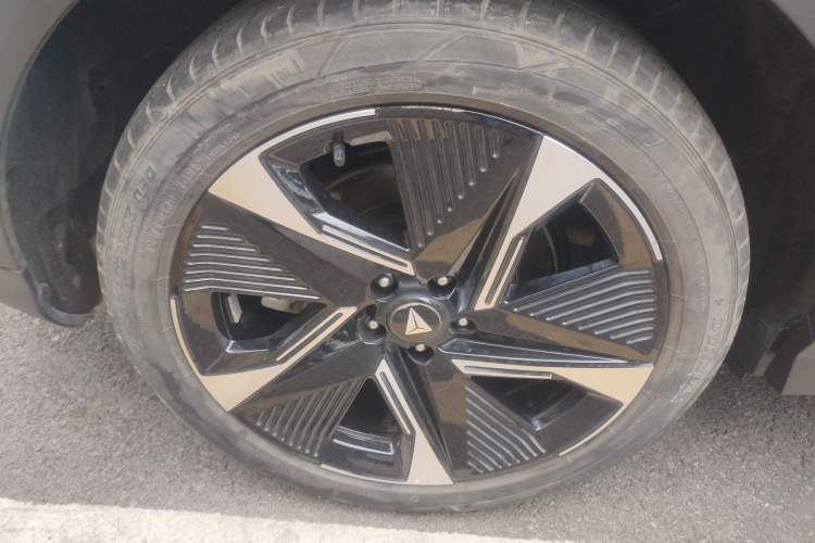 Used Deepal S07 2023 200Max Range-Extended Version
