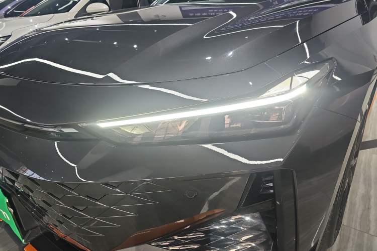 Used Changan UNI-V 2024 1.5T Prestige Sport Edition
