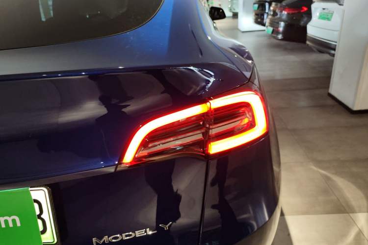 Used Tesla Model Y 2022 Rear-Wheel-Drive Version
