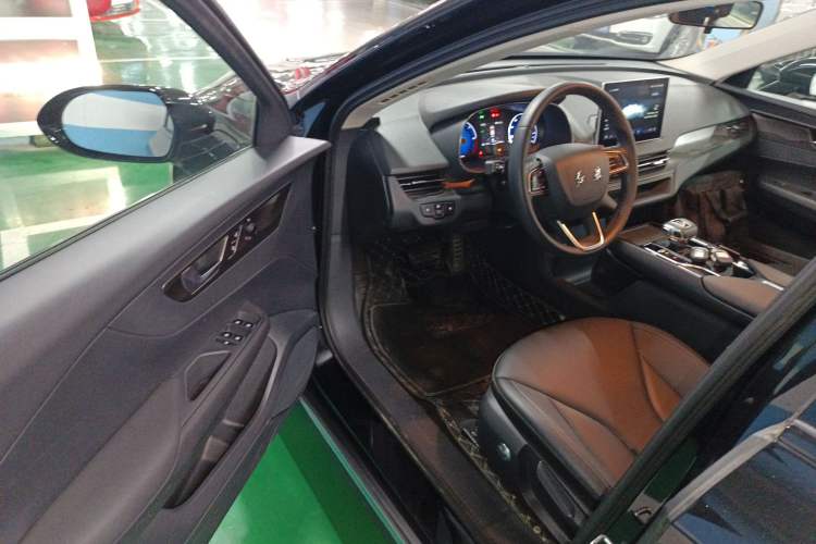 Used Hongqi E-QM5 2022 431 km Charge & Enjoy Edition