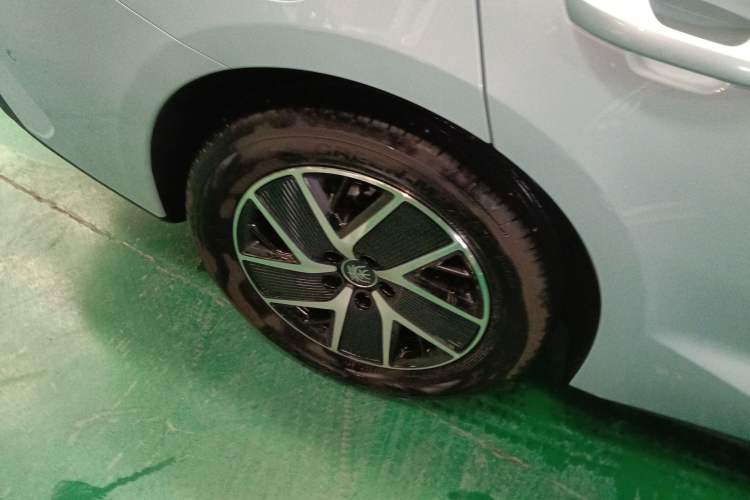 Used BYD Qin L 2025 DM-i Smart Drive 120KM Superior Model
