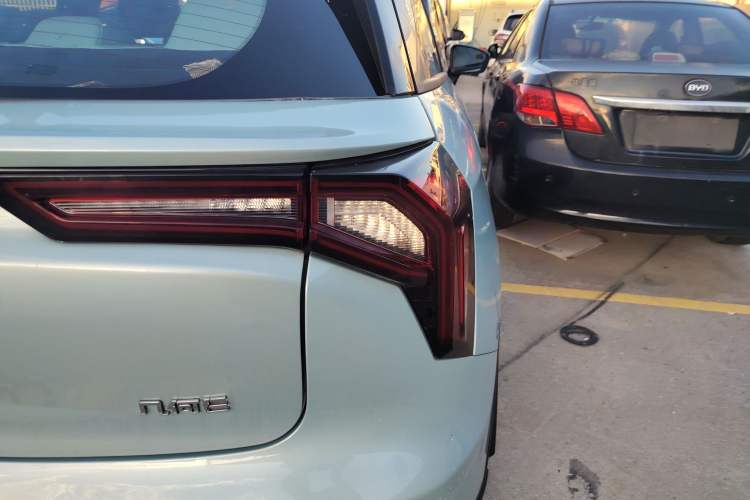 Used Geometry E Firefly 2024 301km Starlight
