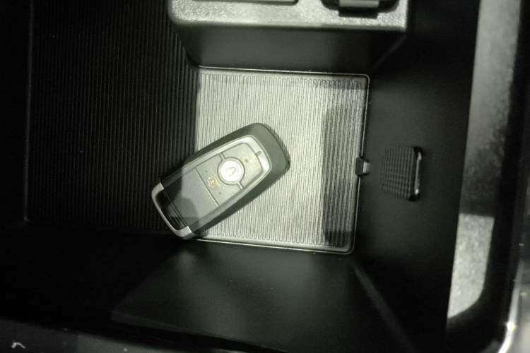 Used Ford Edge 2021 PLUS EcoBoost 245 Two-Wheel-Drive Platinum Edition 5 Seats
