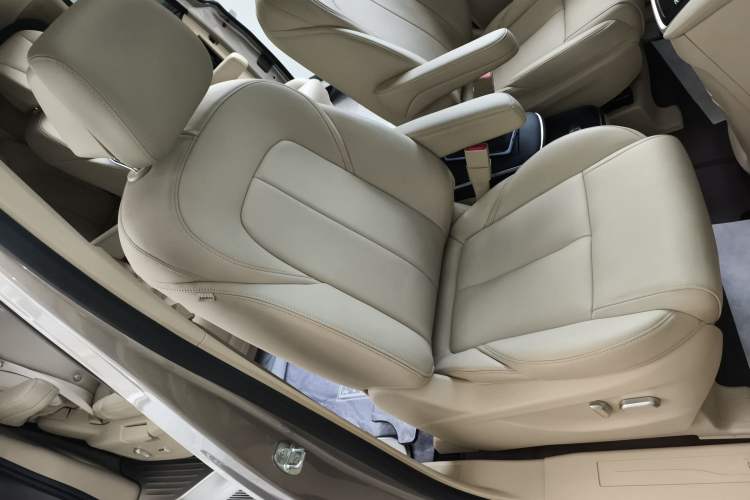 Used Buick GL8 2023 ES Lu Zun Deluxe Model
