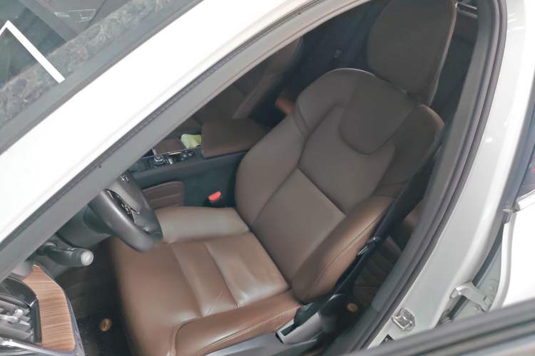 Used Volvo XC60 2021 T5 4x4 Smart Luxury Edition