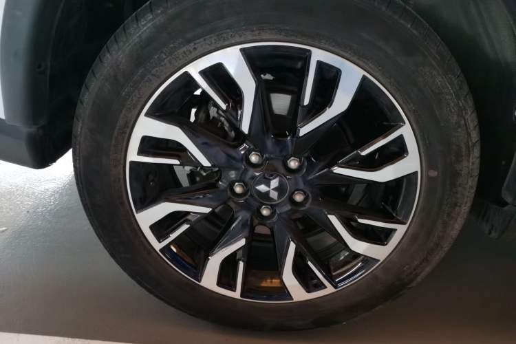 Used Mitsubishi Outlander 2019 2.0L Two-Wheel Drive Comfort Edition 5 Seats China VI Standard
