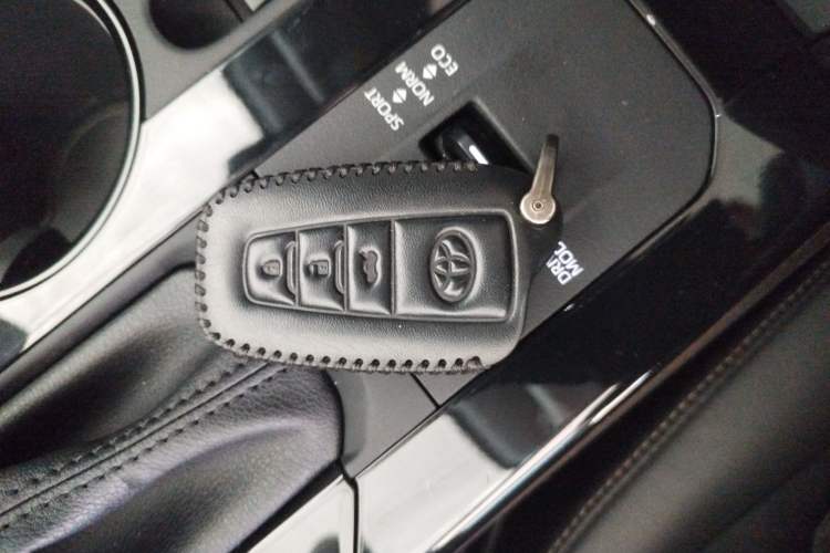 Used Toyota Highlander 2023 2.5L Smart Electric Hybrid Dual-Engine 4x4 Knight Edition 7 Seats
