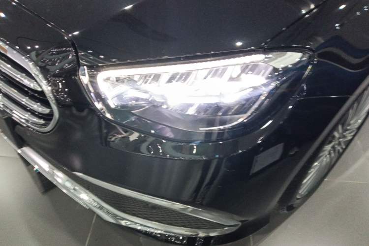 Used Mercedes-Benz E-Class 2022 Second Facelift E 300 L Luxury Edition
