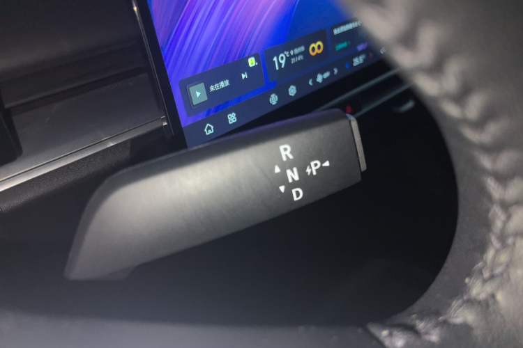 Used Venucia VX6 2025 Large Flat-Layout 520 Pro
