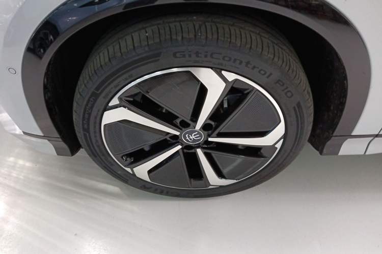 Used BYD Song L EV 2025 Intelligent Driving Version 662 km LiDAR Excellence Edition
