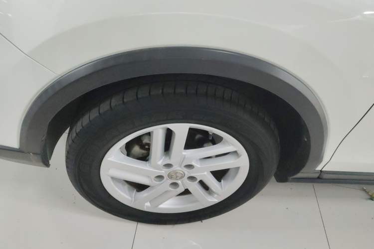 Used Venucia T60 2020 1.6L CVT Smart Drive Version China VI Standard
