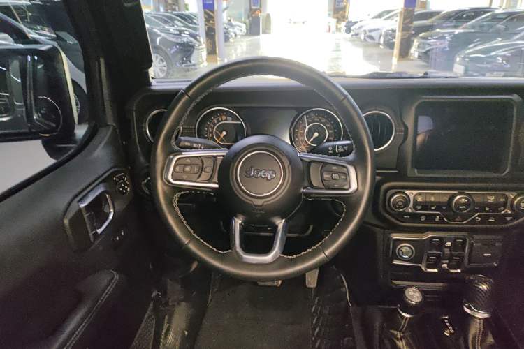 Used  Gladiator 2022 3.6L Pioneer Edition
