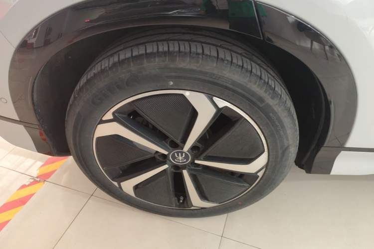 Used BYD Song L EV 2025 Intelligent Driving Version 662 km LiDAR Excellence Edition