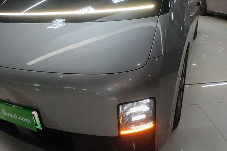 Used Li Auto MEGA 2024 Ultra Model
