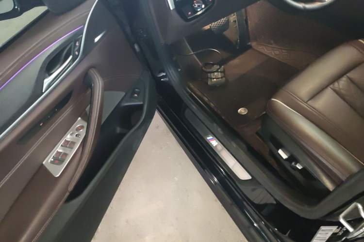 Used BMW 5 Series 2022 Restyled 530Li Leading Edition M Sport Package
