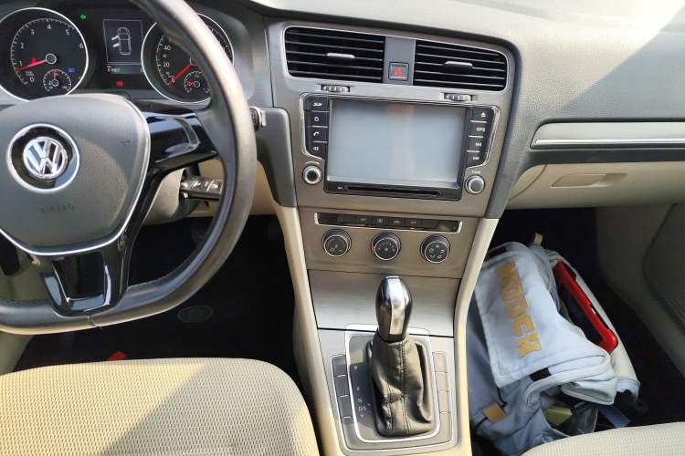 Used Volkswagen Golf 2015 1.4TSI Automatic Comfort Model
