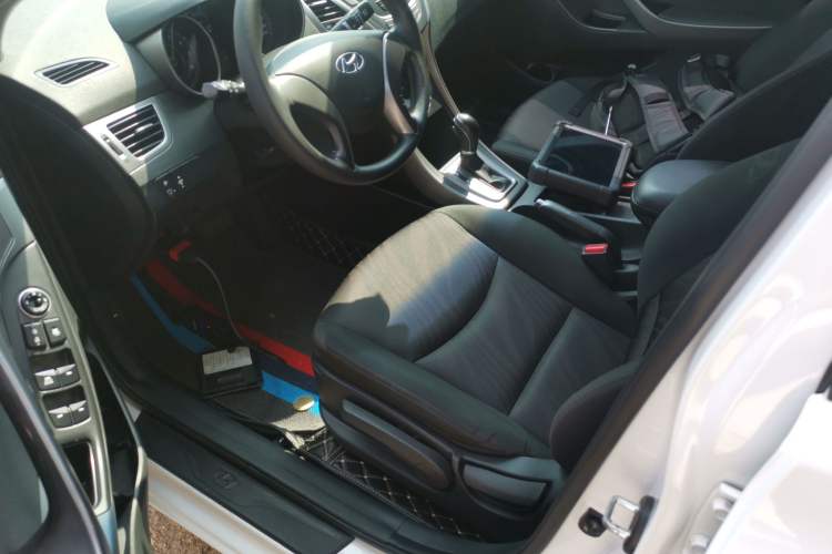 Used Hyundai Elantra 2015 1.6L Automatic Fashion Model
