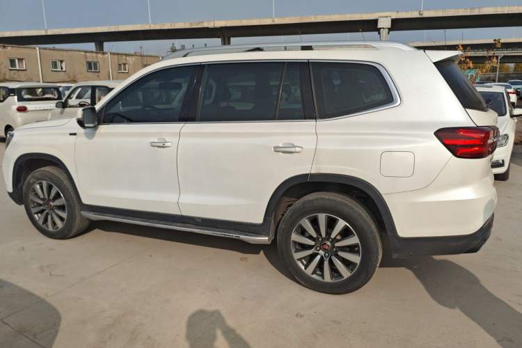 Used Roewe RX8 2019 30T Smart Connectivity Two-Wheel Drive Supreme Flagship Edition
