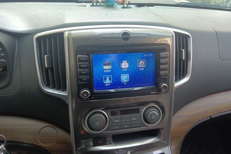 Used FORTHING Lingzhi PLUS 2022 Travel Edition 2.0L Manual Luxury Version 7 Seats