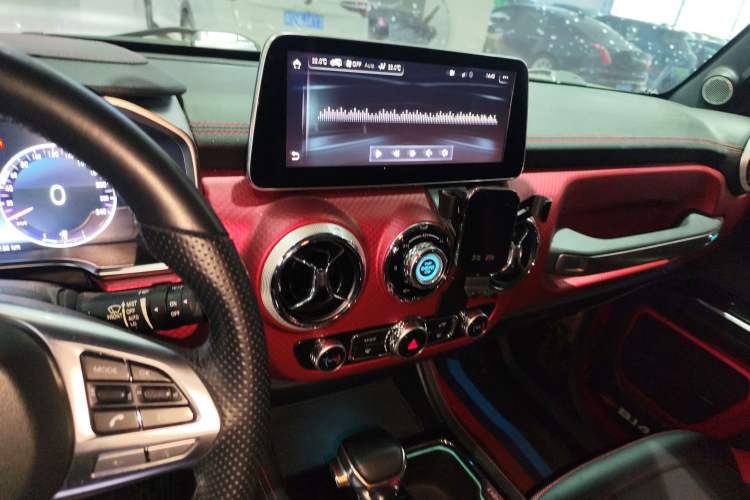 Used Beijing Auto BJ40 2019 PLUS 2.3T Automatic Four-Wheel Drive Flagship Edition China VI Emission Standard
