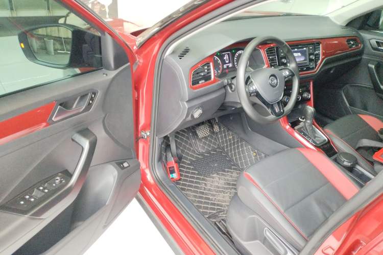 Used Volkswagen T-ROC 2018 280TSI DSG Two-Wheel-Drive Comfort Version China V Standard