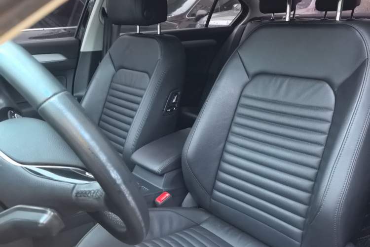 Used Volkswagen Magotan 2018 330TSI DSG Advanced Model
