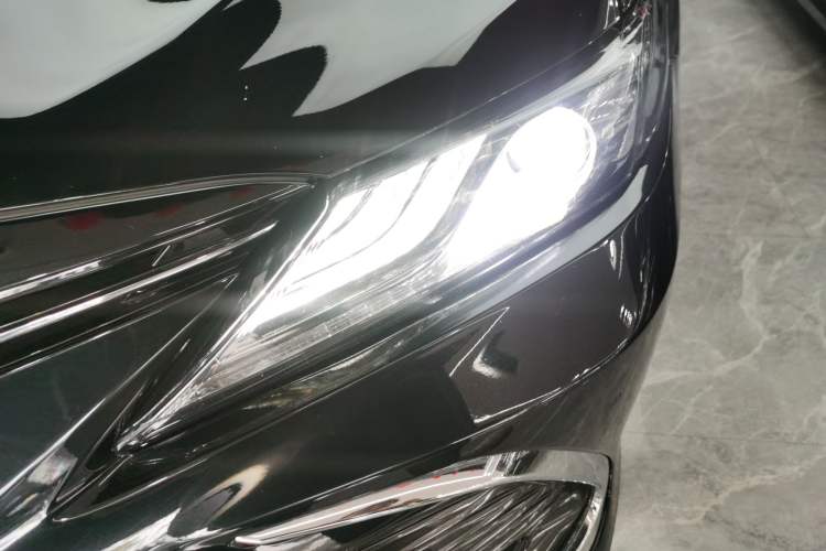 Used Toyota Camry 2021 2.0G Luxury Edition
