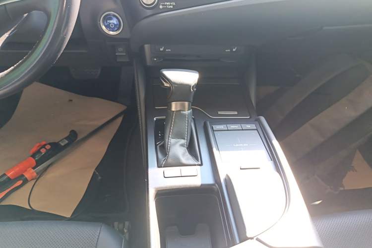 Used Lexus ES 2020 300h Premier Edition
