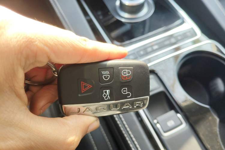 Used Jaguar F-PACE 2016 3.0 SC Four-Wheel Drive R-Sport Sport Edition